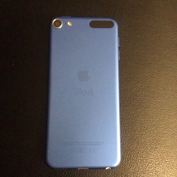 iPod touch (6th generation) in Blue - Picture 3 of 4